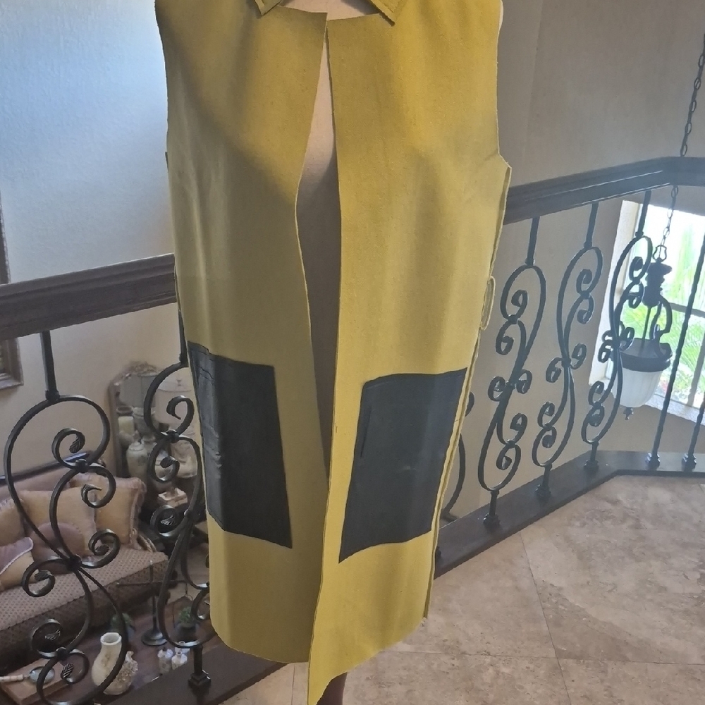 Gracia Mustard and Black Sleeveless Vest